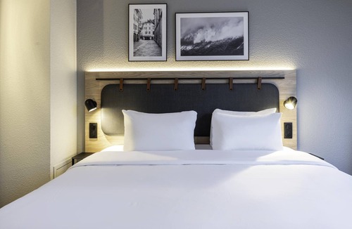 Saint-Germain-en-Laye Hotel | Campanile NATURE - Saint-Germain-en-Laye