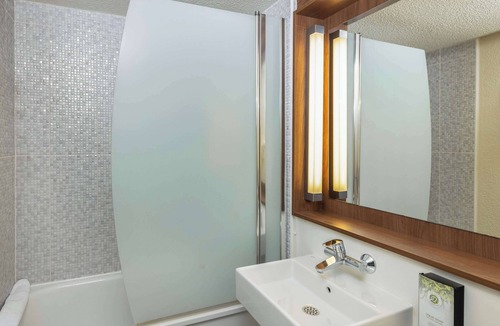 Cergy Hotel | Campanile NATURE - Cergy Saint Christophe