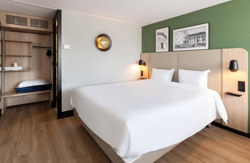 Epone Hotel | Campanile NATURE - Epône