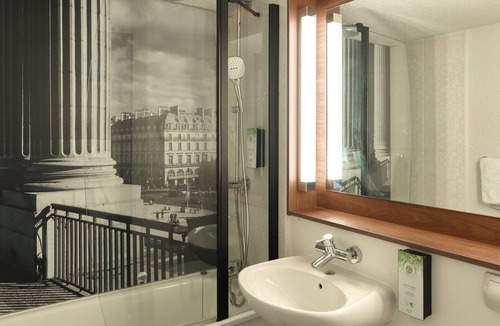 Wasquehal Hotel | Campanile NATURE - Lille Wasquehal