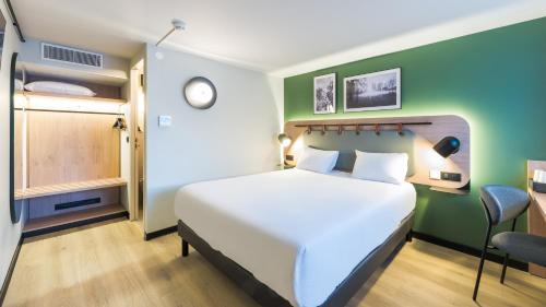 Bron Hotel | Campanile NATURE - Lyon Est Bron Eurexpo