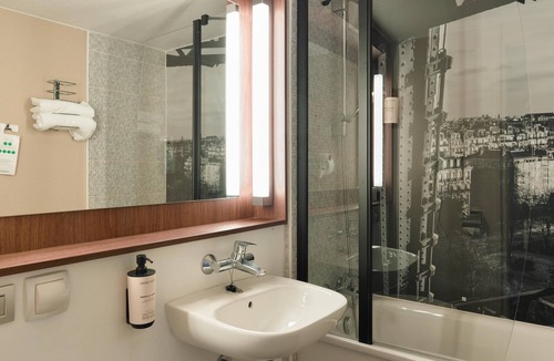 Sannois Hotel | Campanile NATURE - Sannois Ermont