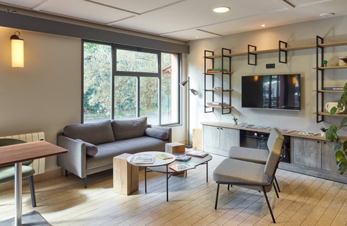 Sannois Hotel | Campanile NATURE - Sannois Ermont