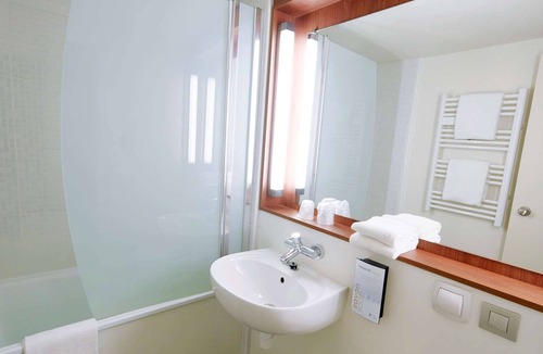 La Source Hotel | Campanile Orleans La Source