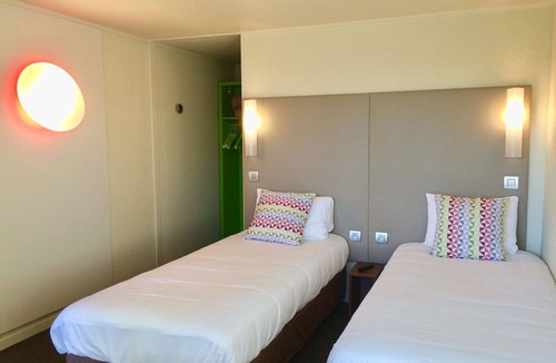 Plaisir Hotel | Campanile Plaisir