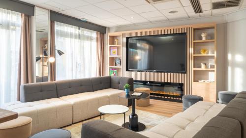 La Demi - Lune Hotel | Campanile PRIME - Lyon Ouest Tassin