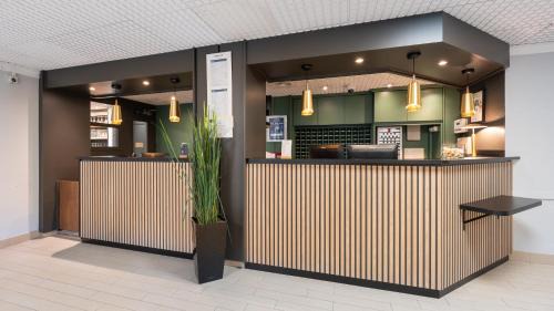 La Demi - Lune Hotel | Campanile PRIME - Lyon Ouest Tassin