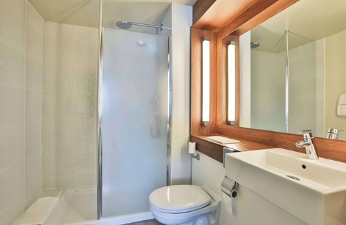 La Roche-sur-Yon Hotel | Campanile PRIME - La Roche Sur Yon Centre Gare