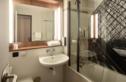Le Port sous la Lune Hotel | Campanile PRIME - Nogent-sur-Marne