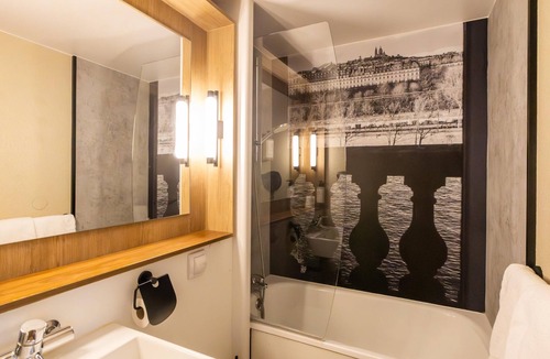 Levallois-Perret Hotel | Campanile PRIME - Paris Levallois-Perret