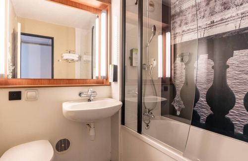 Gennevilliers Hotel | Campanile PRIME - Paris Gennevilliers Barbanniers
