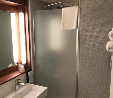 La Bruyassiere Hotel | Campanile Saint-Etienne Est- Saint-Chamond