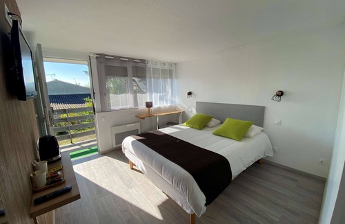 Bagneux Hotel | Campanile Saumur