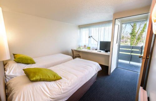 Sept Deniers - Ginestous Hotel | Campanile Toulouse Sesquieres