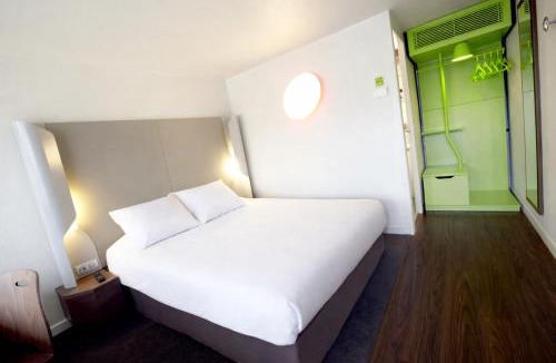 Petite-Foret Hotel | Campanile Valenciennes - Petite-Forêt