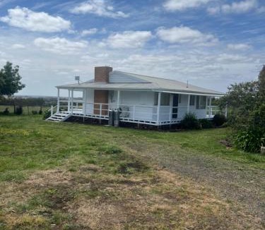 Mia Mia Villa | Campaspe Valley View Farm Stay