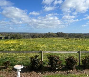 Mia Mia Villa | Campaspe Valley View Farm Stay