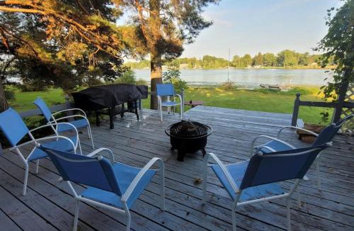 Alto House | Campau Lakefront Dual home 3BR 2 Bath Spa, Kayaks