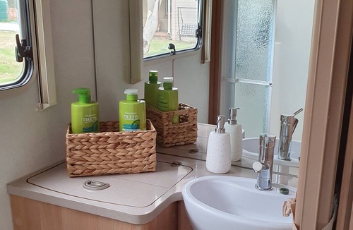 Mannanarie House | CAMPBELL Ranges view private RV