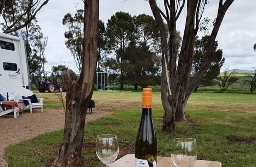 Mannanarie House | CAMPBELL Ranges view private RV