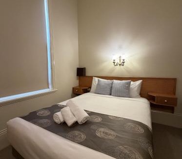 Castlemaine Hotel | Campbell st Lodge