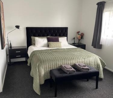 Leamington Apartment | Campbell Unit