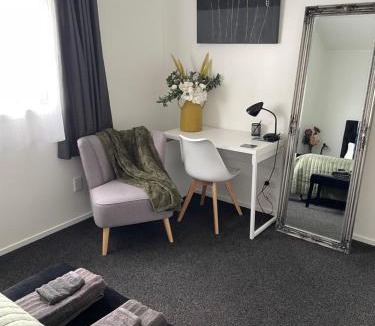 Leamington Apartment | Campbell Unit