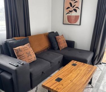 Leamington Apartment | Campbell Unit