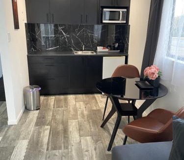 Leamington Apartment | Campbell Unit