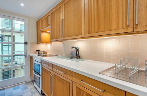 Old Town Cottage | Campbells Close Apartment