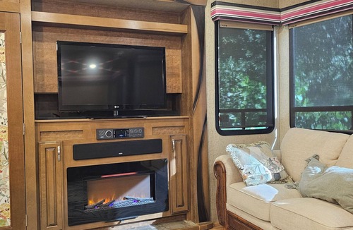 North Fort Myers RV Rental | Camper on peaceful gated property.
