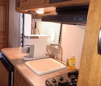 Nancy House | Camper only 2 Min to the Lake!