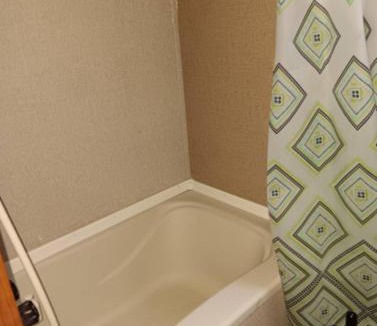 Nancy House | Camper only 2 Min to the Lake!