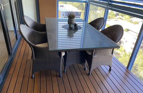 Camperdown Apartment | Camperdown 2 bed, 2 bath, pools & gyms, cafes, shops, transport, parking