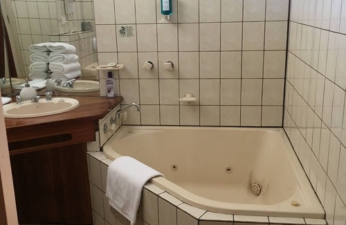 Camperdown Hotel | Camperdown Cascade Motel