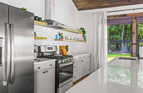 Palenville House | Campfire Bungalow - Kid Friendly