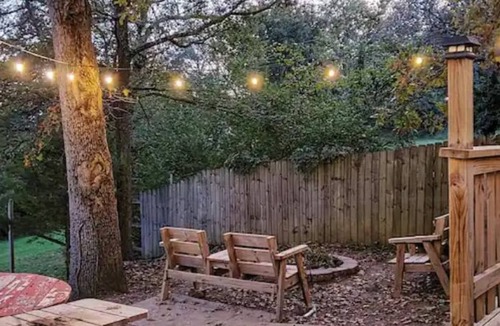 Rockaway Beach House | Campfire Cabin at the Lake - Sleeps 10