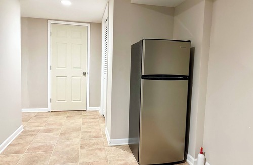 New Castle House | Campi's Private Basement Apartment