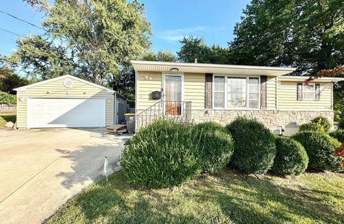 New Castle House | Campi's Private Basement Apartment