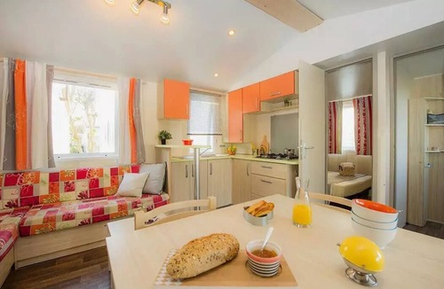 La Boissiere-de-Montaigu House | Camping Heart of Vendée* - Classic 4-room mobile home for 6 people