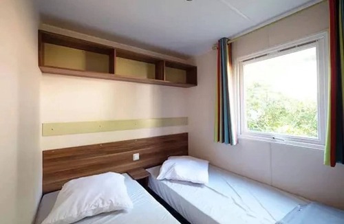 La Boissiere-de-Montaigu House | Camping 3 étoiles - Parc aquatique - efcagf