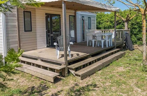 Saint-Clement-des-Baleines RV Rental | Camping Les Pérouses