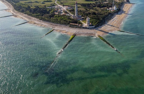 Saint-Clement-des-Baleines RV Rental | Camping Les Pérouses