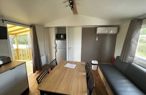 Villeneuve-les-Maguelone House | Camping 2 étoiles - Piscine - ccb0fdi