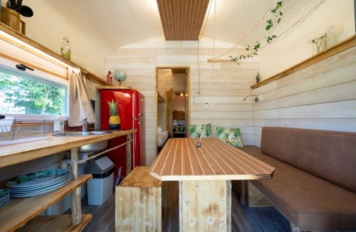 Bar-sur-Aube House | Camping 2 étoiles - Piscine - eececa