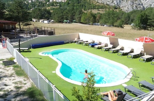 Saint-Auban House | Camping 2 étoiles - Piscine - ccbaehh