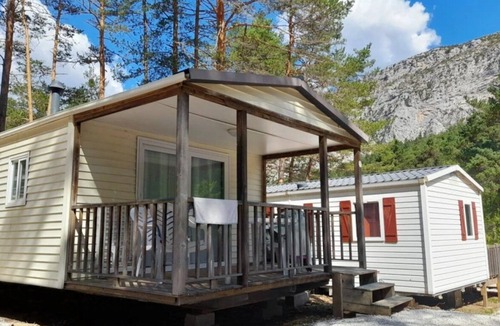 Saint-Auban House | Camping 2 étoiles - Piscine - ccbaehh