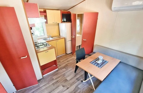 Saint-Auban House | Camping 2 étoiles - Piscine - ccbaei0