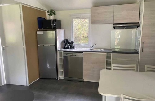 Collonges-la-Rouge House | Camping 3 étoiles - eeiicf