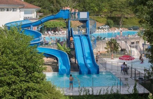 Collonges-la-Rouge House | Camping 3 étoiles - eeiicg